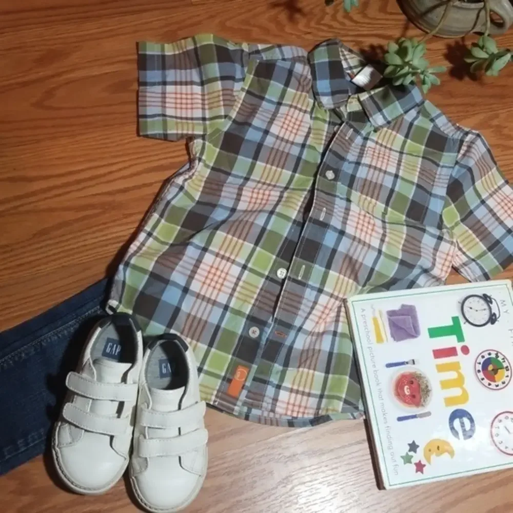 Gymboree short sleeve‎ button up dress shirt